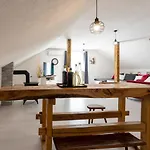 House בית נופש *