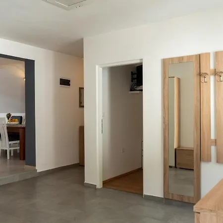 House Zrmanja Vrelo Prázdninový dům Krupa