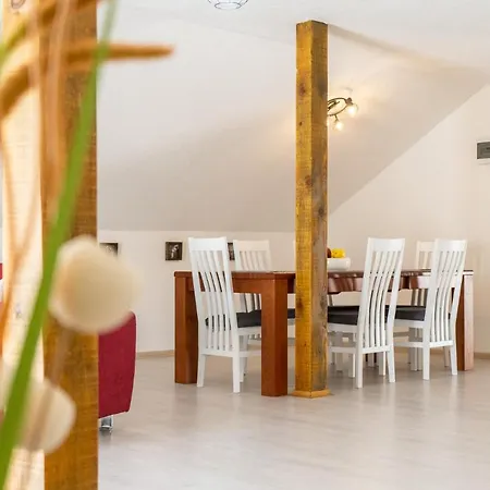 House * Zrmanja Vrelo