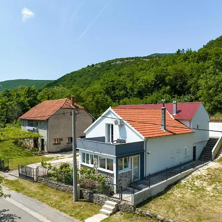 Dom wakacyjny House Zrmanja Vrelo