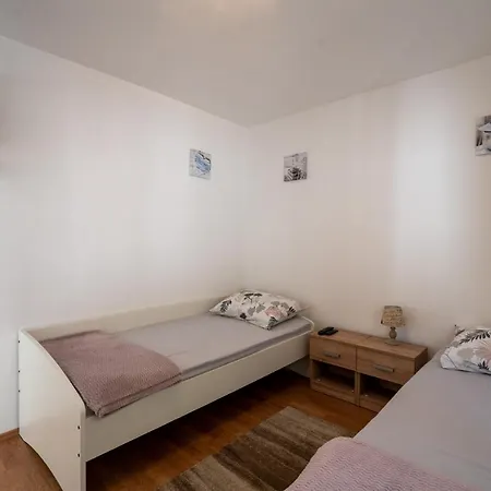 House Zrmanja Vrelo