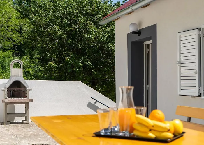 House * Zrmanja Vrelo